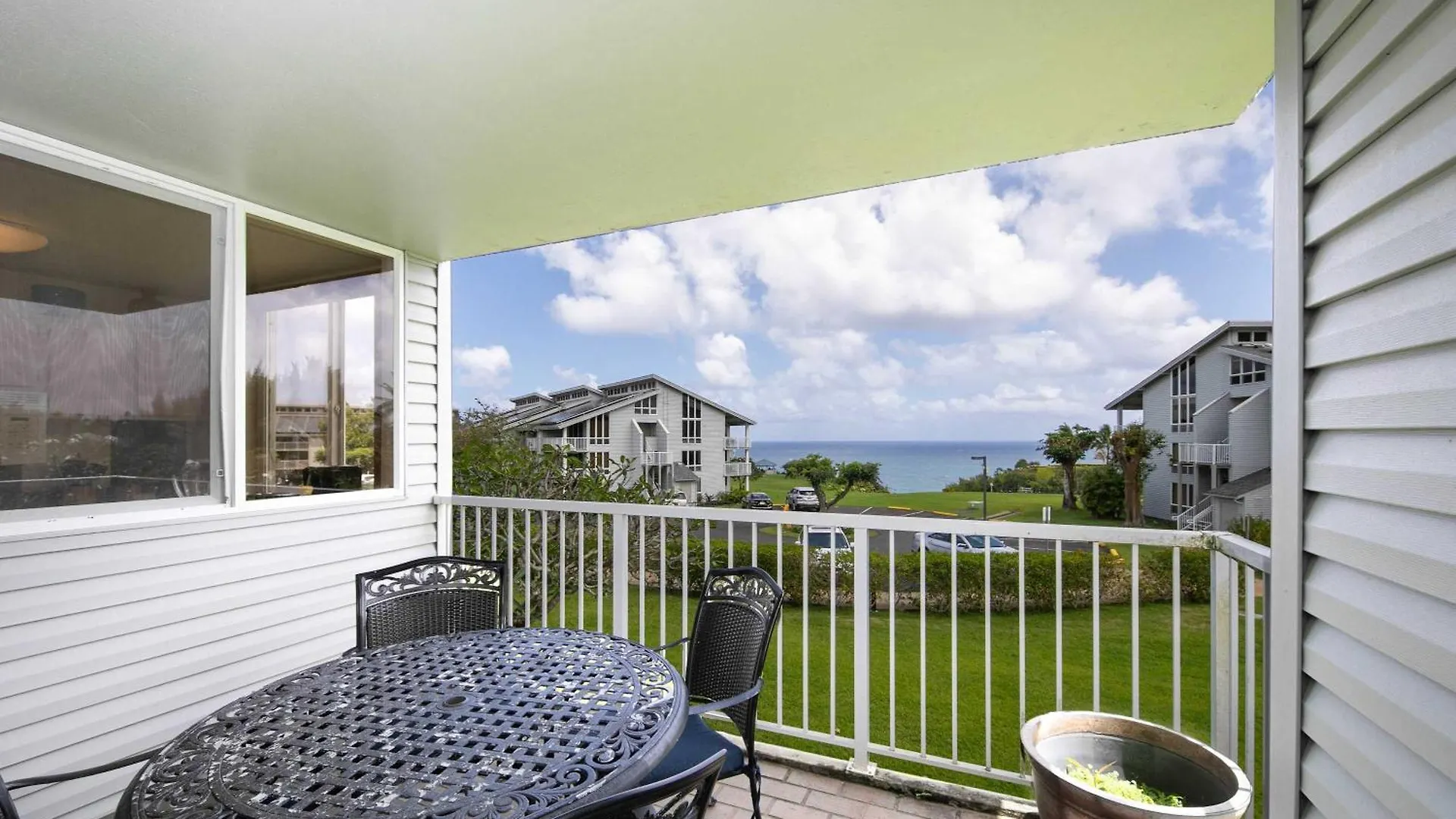 Ocean Views Pickelball Cliffside Yoga Princeville Feriehus